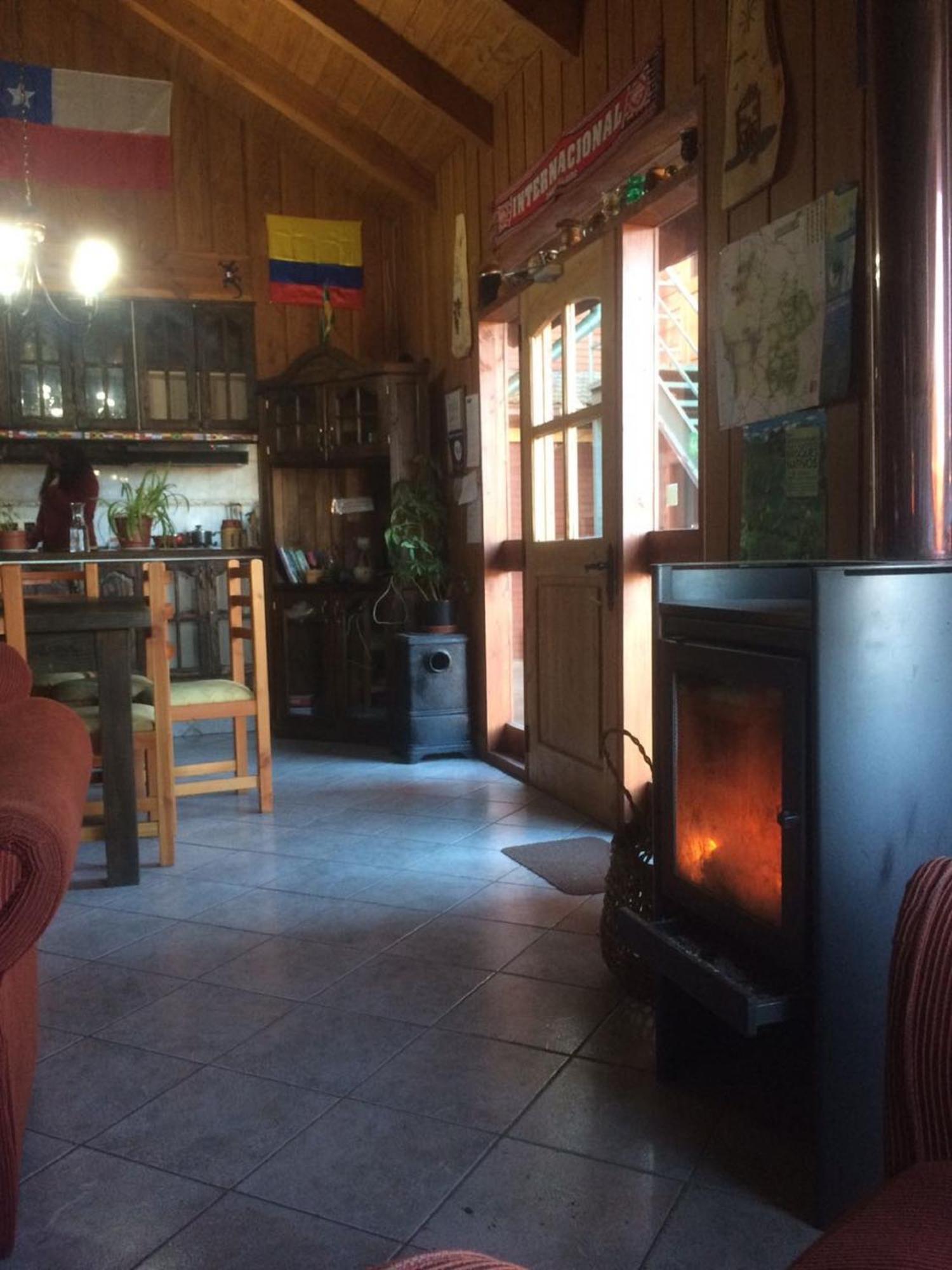 Hostal El Nogal プコン エクステリア 写真
