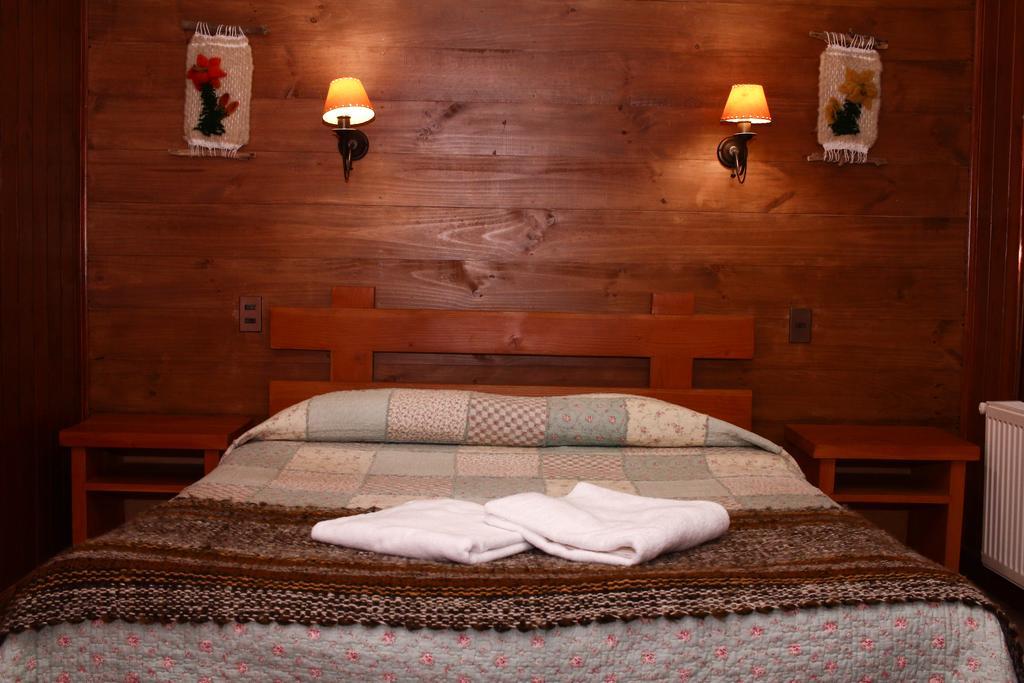 Hostal El Nogal プコン エクステリア 写真