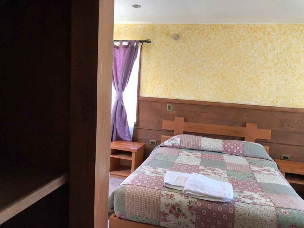 Hostal El Nogal プコン エクステリア 写真